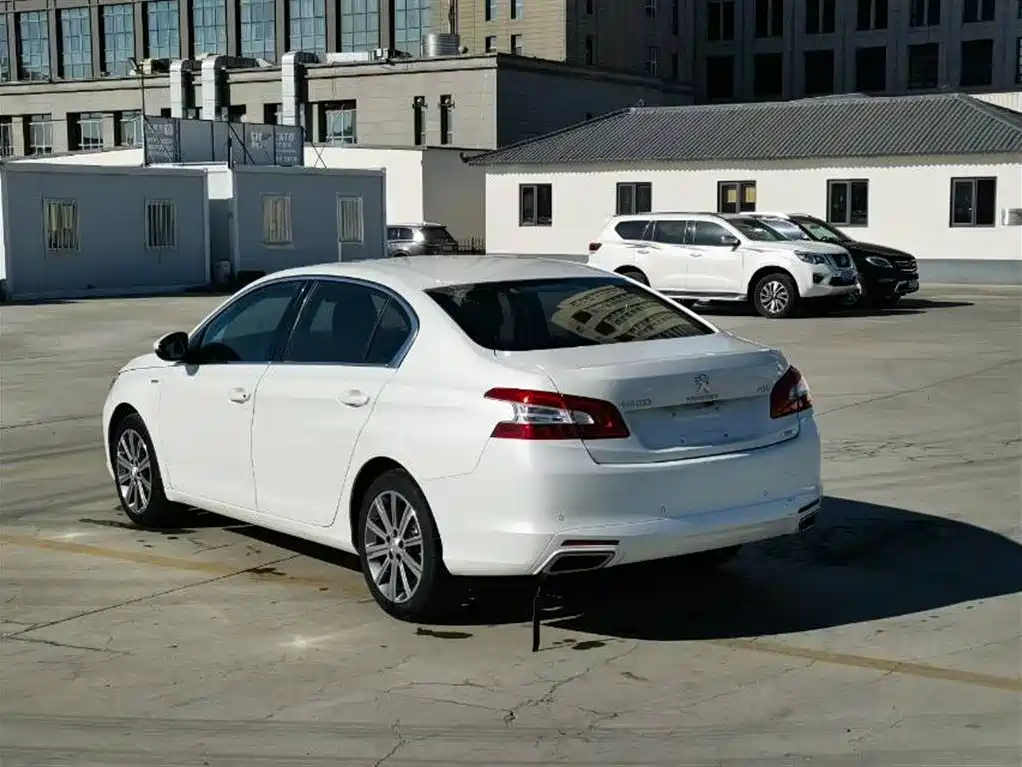 Peugeot 408