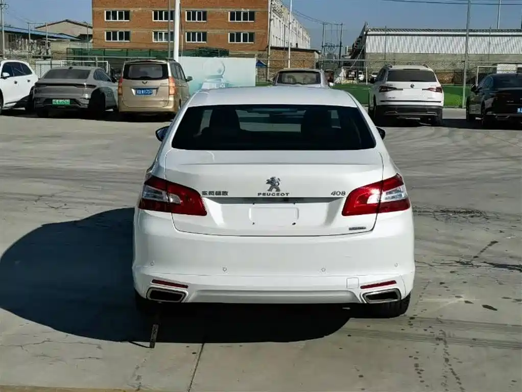 Peugeot 408