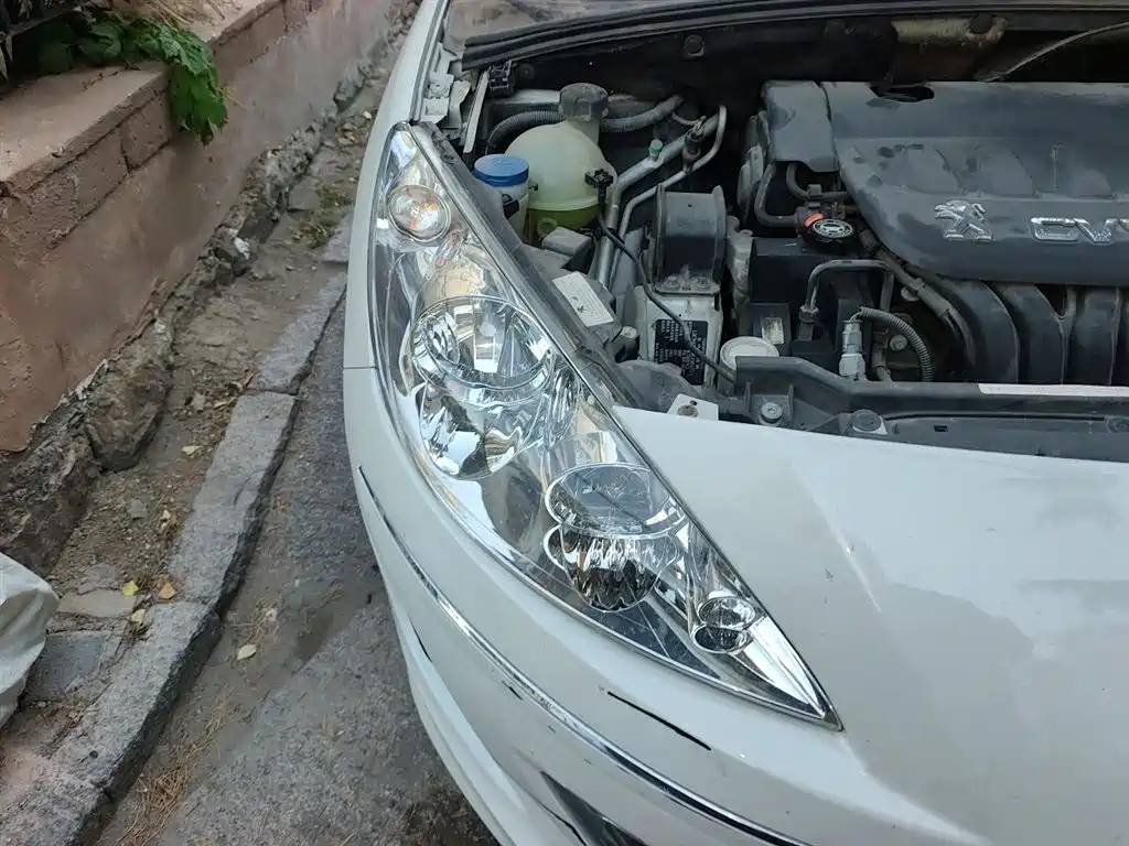 Peugeot 408