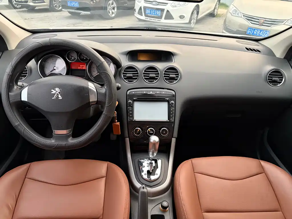 Peugeot 408