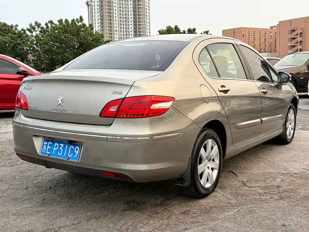Peugeot 408