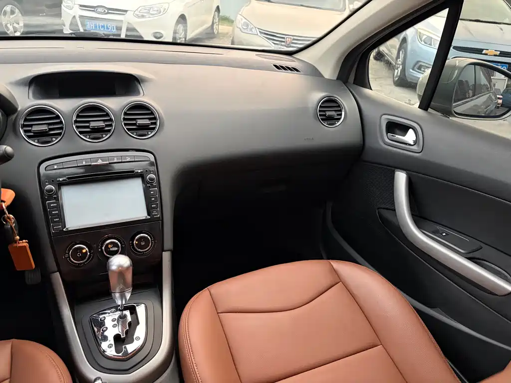 Peugeot 408