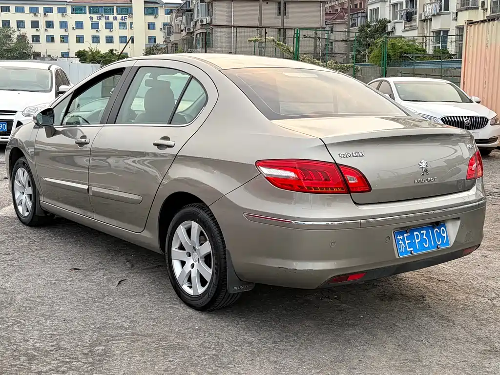 Peugeot 408