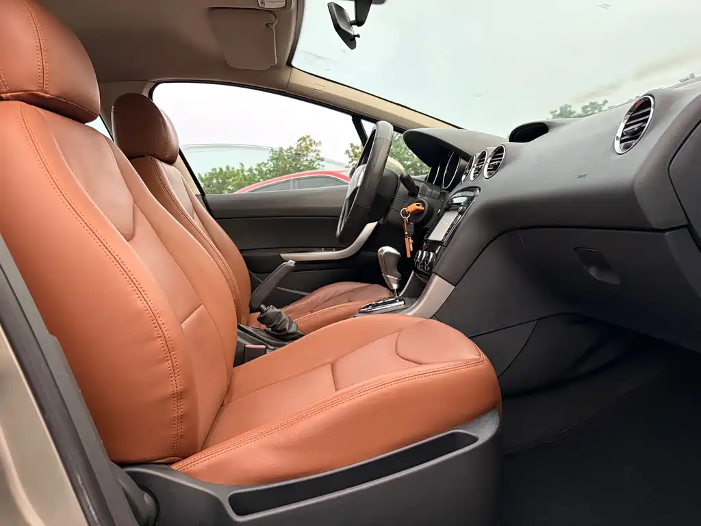 Peugeot 408