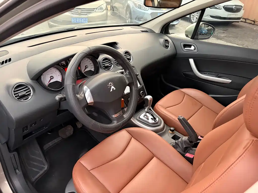 Peugeot 408