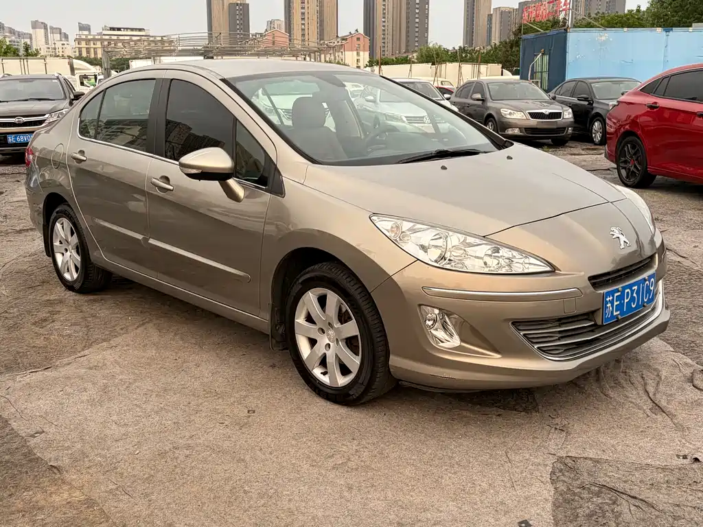 Peugeot 408