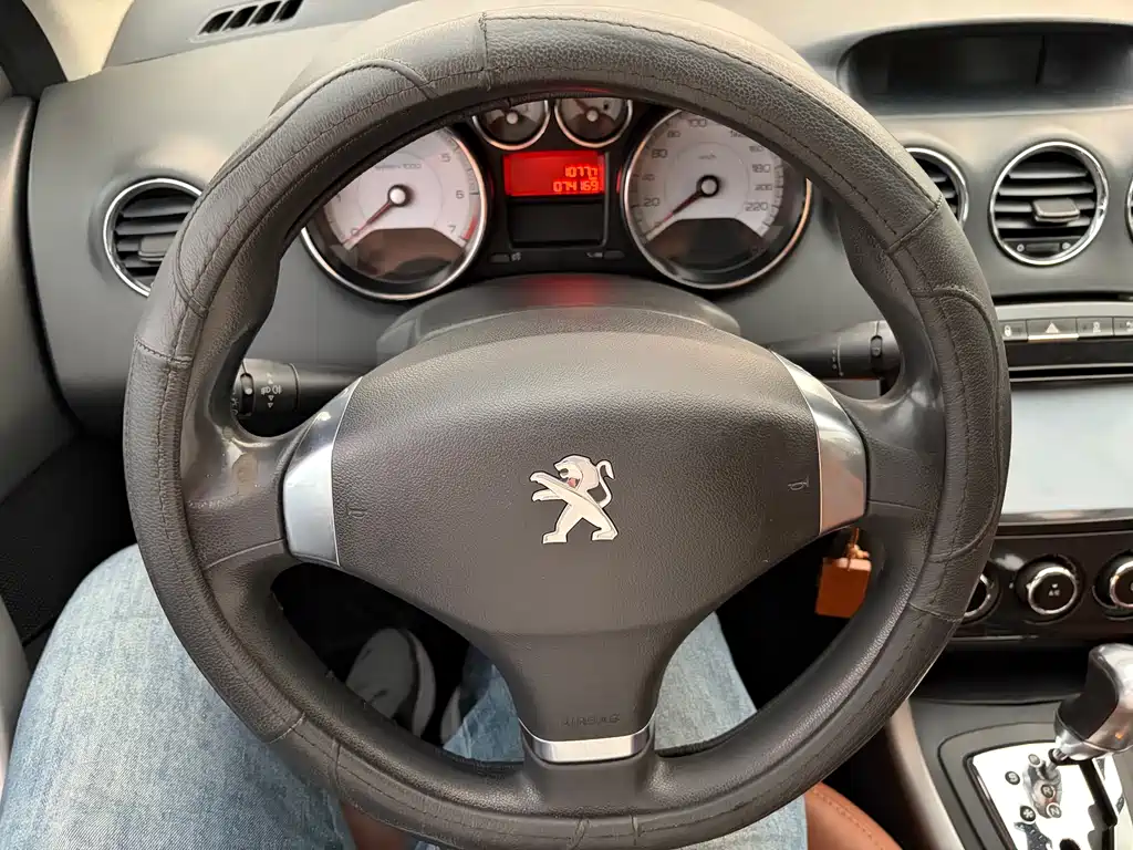 Peugeot 408