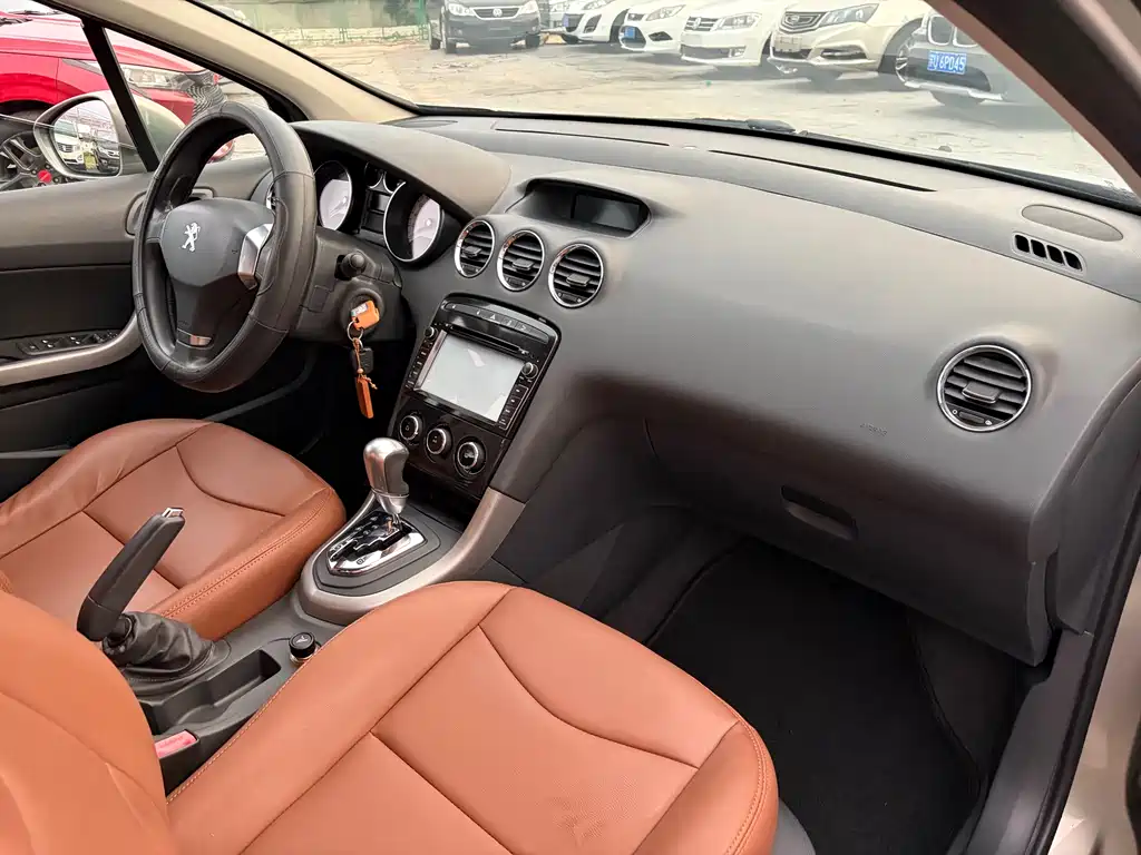 Peugeot 408