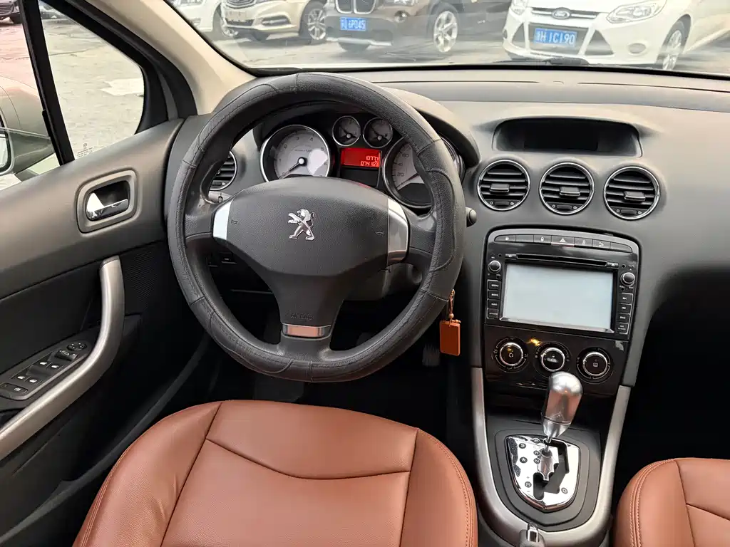 Peugeot 408