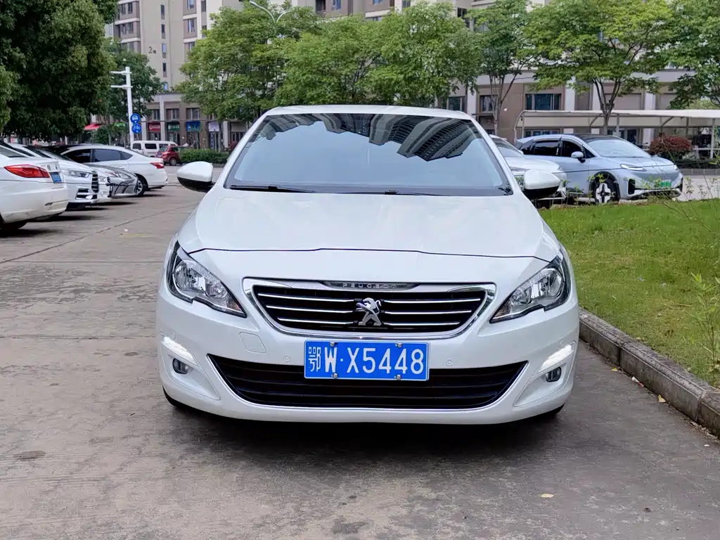 Peugeot 408