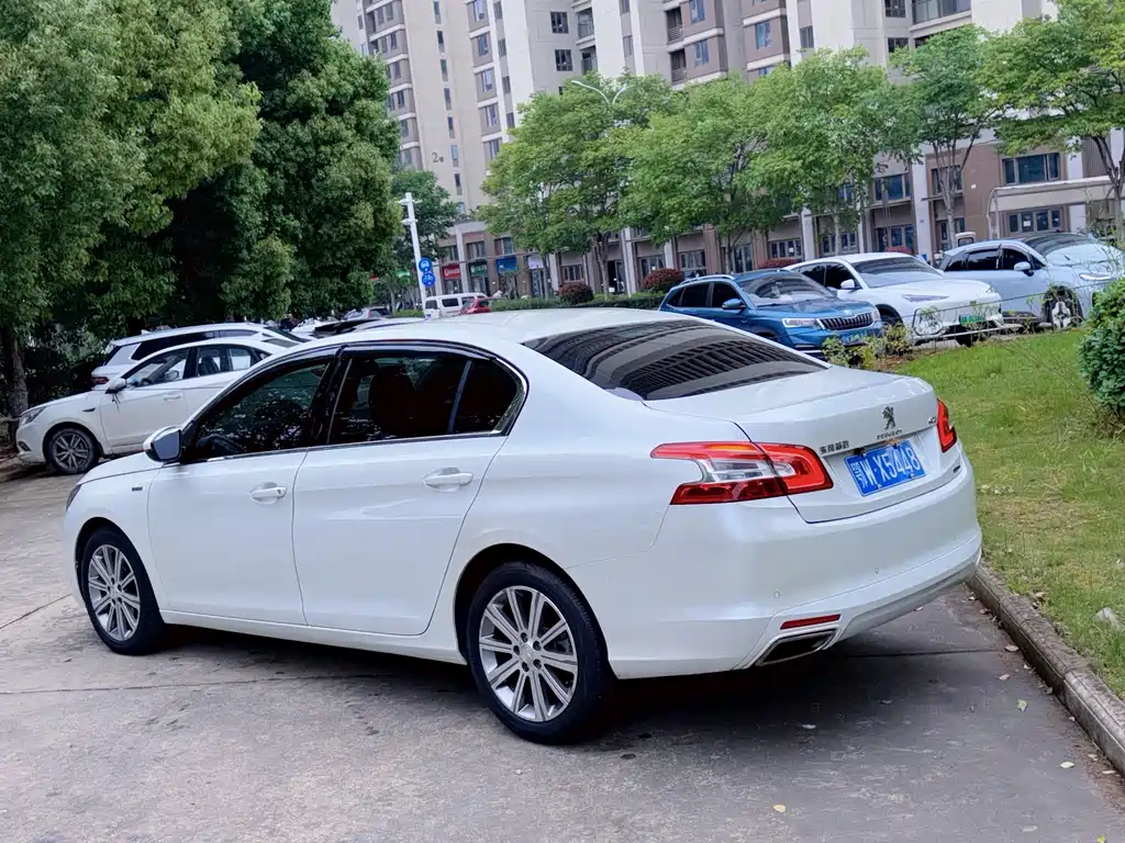 Peugeot 408