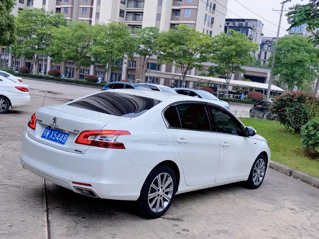 Peugeot 408