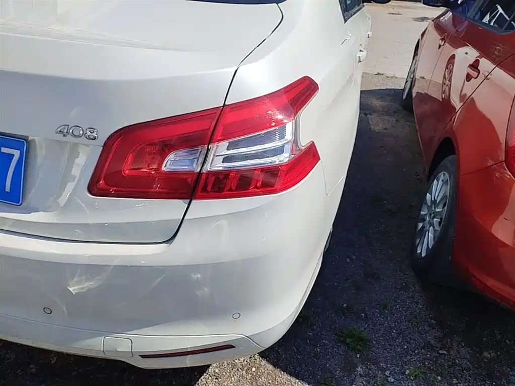 Peugeot 408