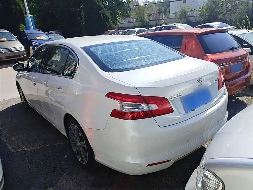 Peugeot 408