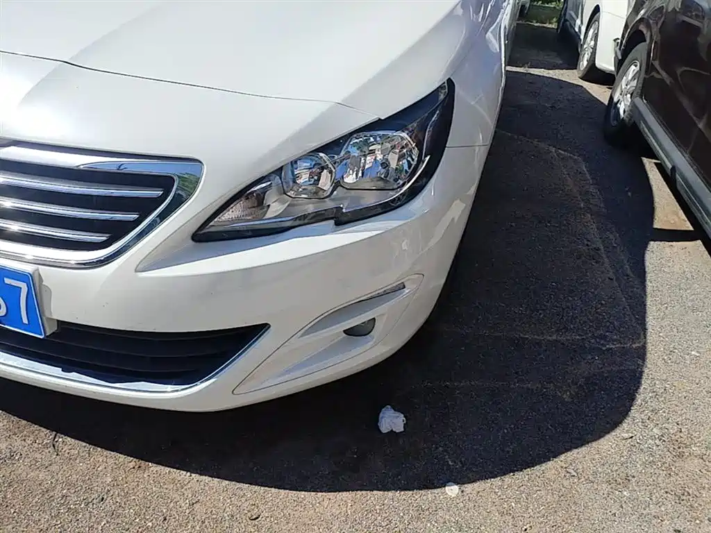 Peugeot 408