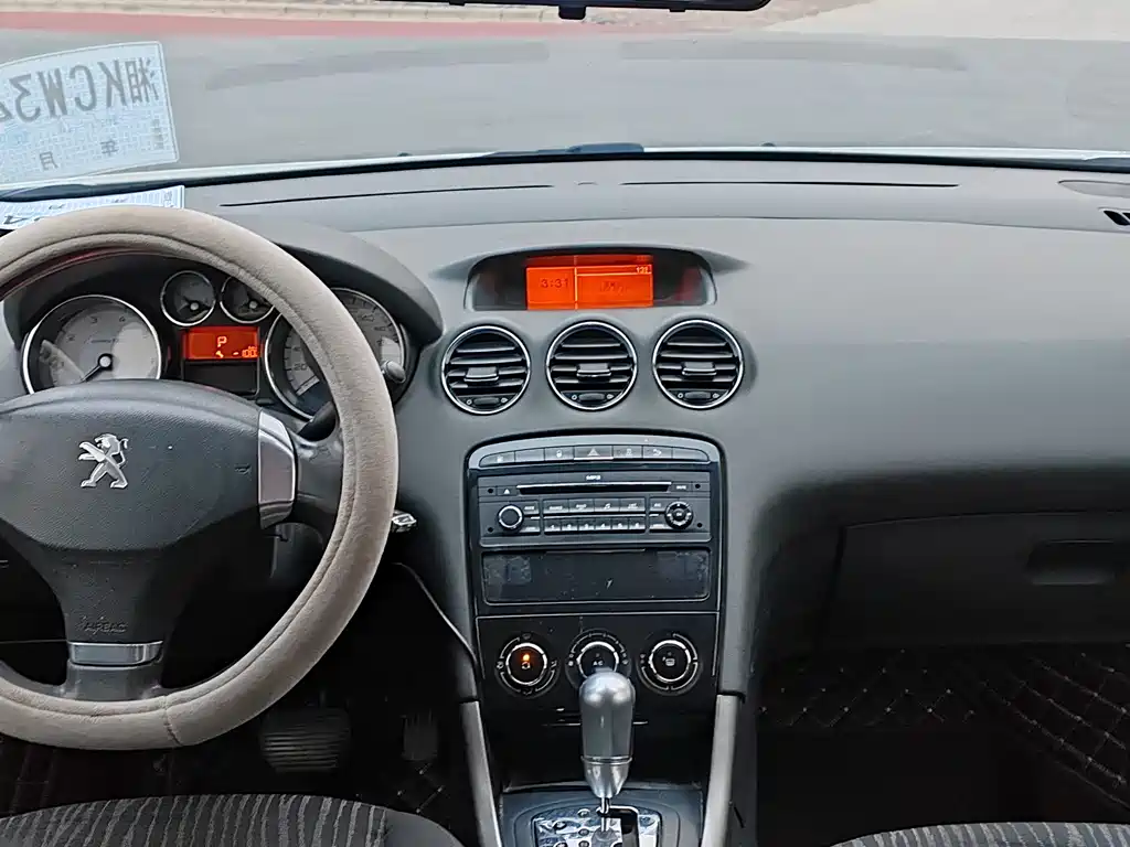 Peugeot 408