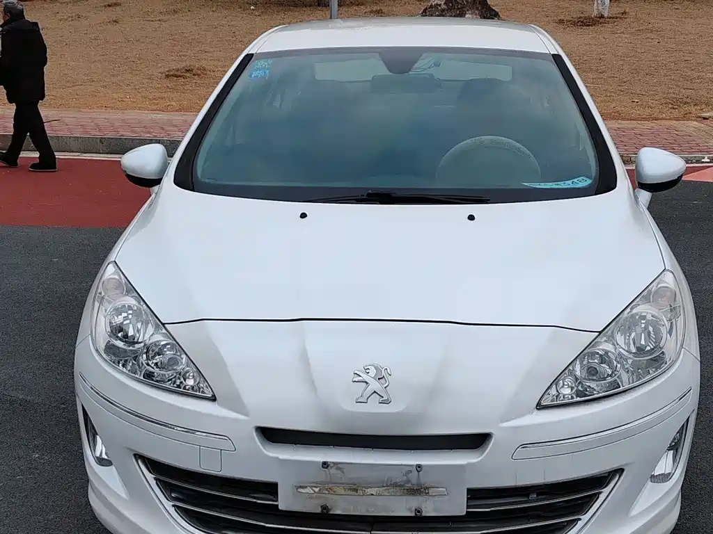 Peugeot 408