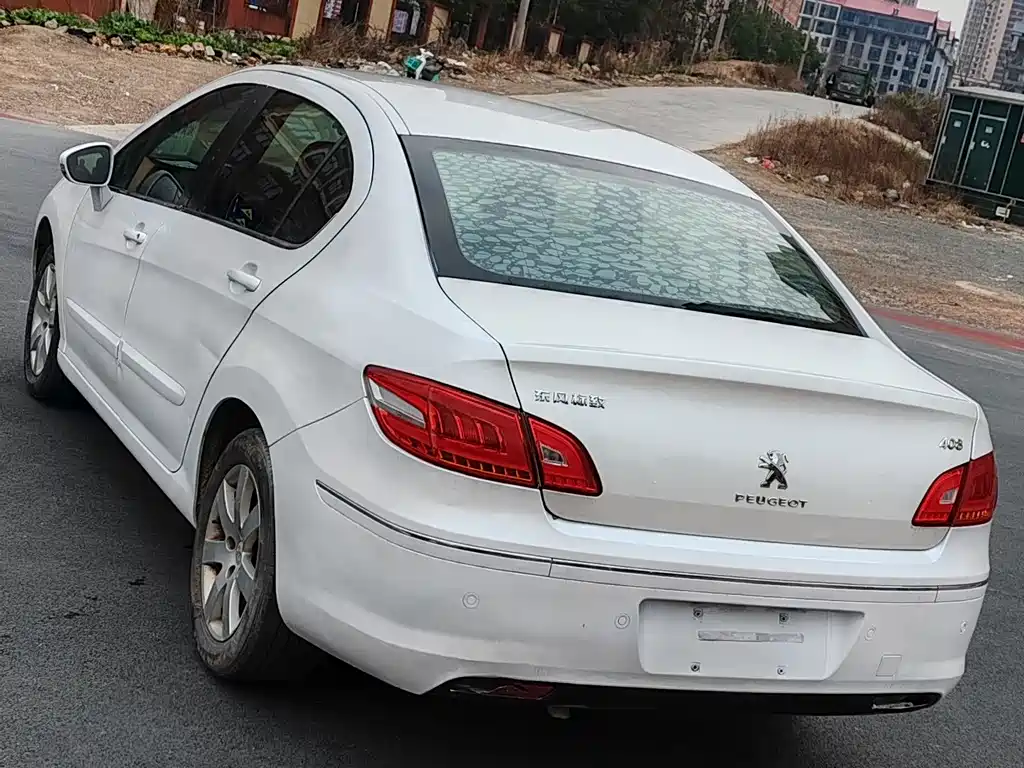 Peugeot 408