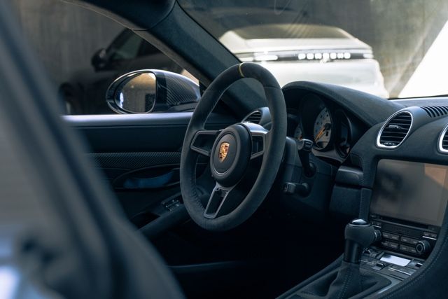 Porsche Cayman