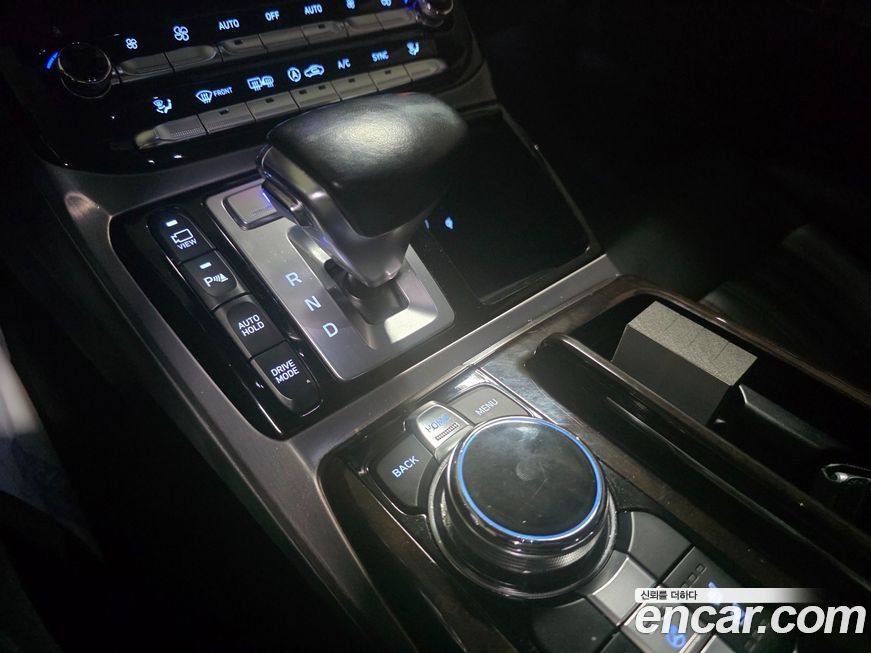 Genesis EQ900