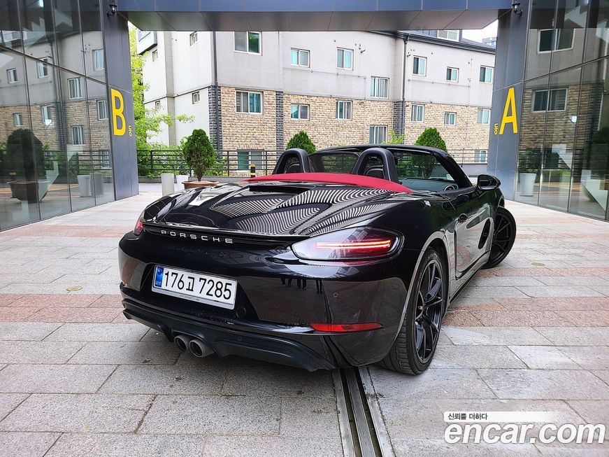 Porsche 718