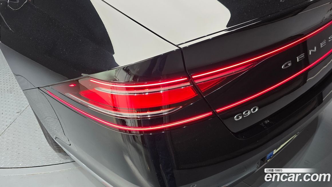 Genesis G90
