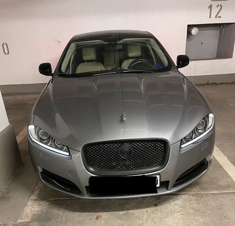 Jaguar XF
