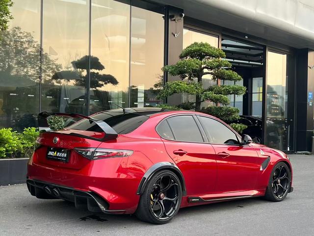 Alfa Romeo Giulia
