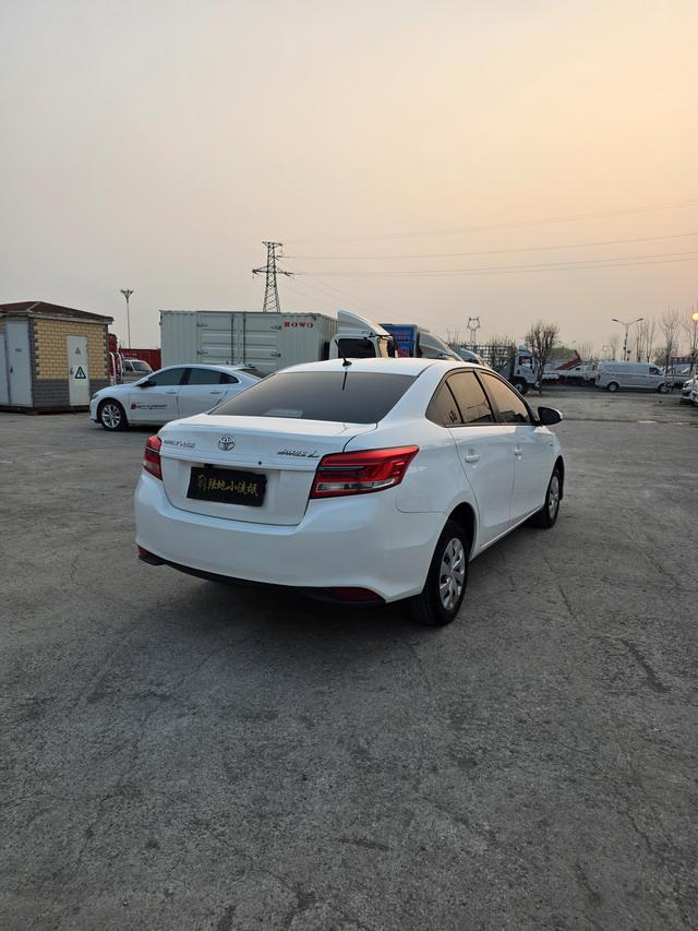 Toyota Yaris L Sedan