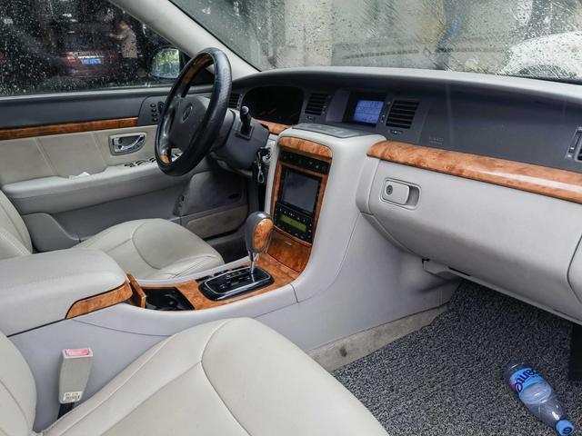 Kia Opirus