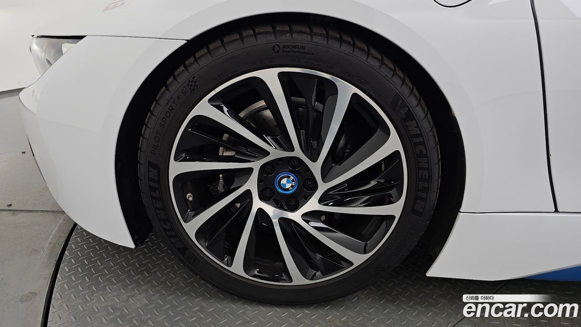 BMW i8