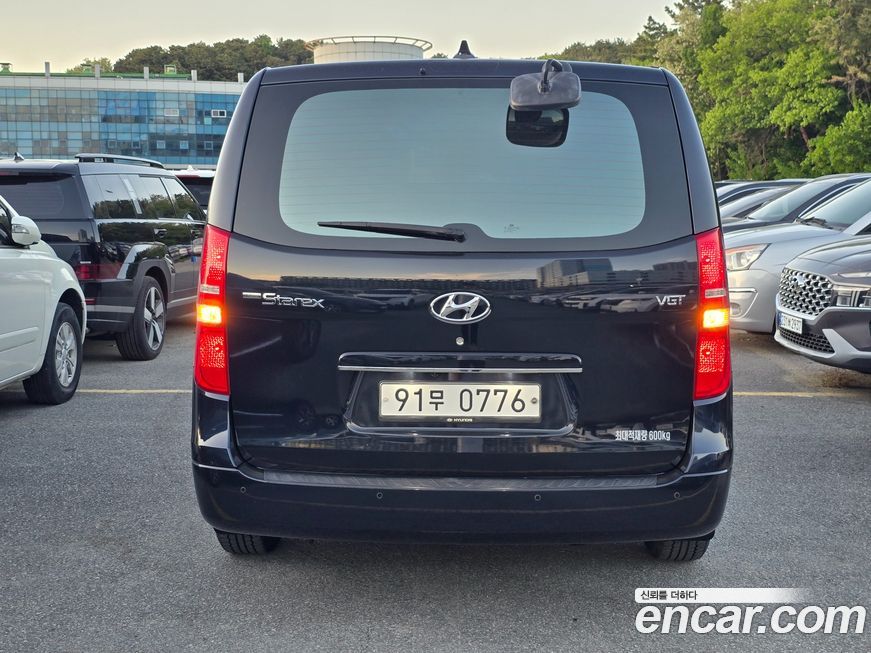 Hyundai Starex