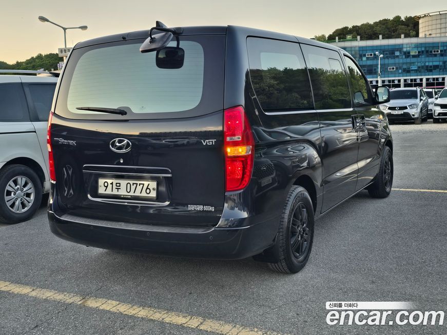Hyundai Starex