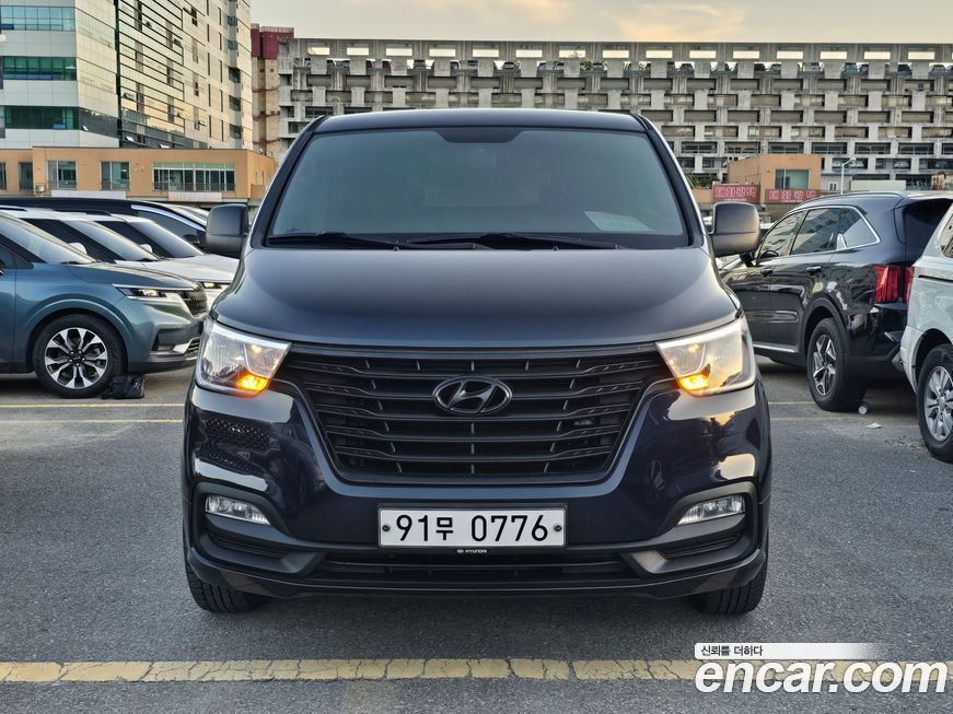 Hyundai Starex