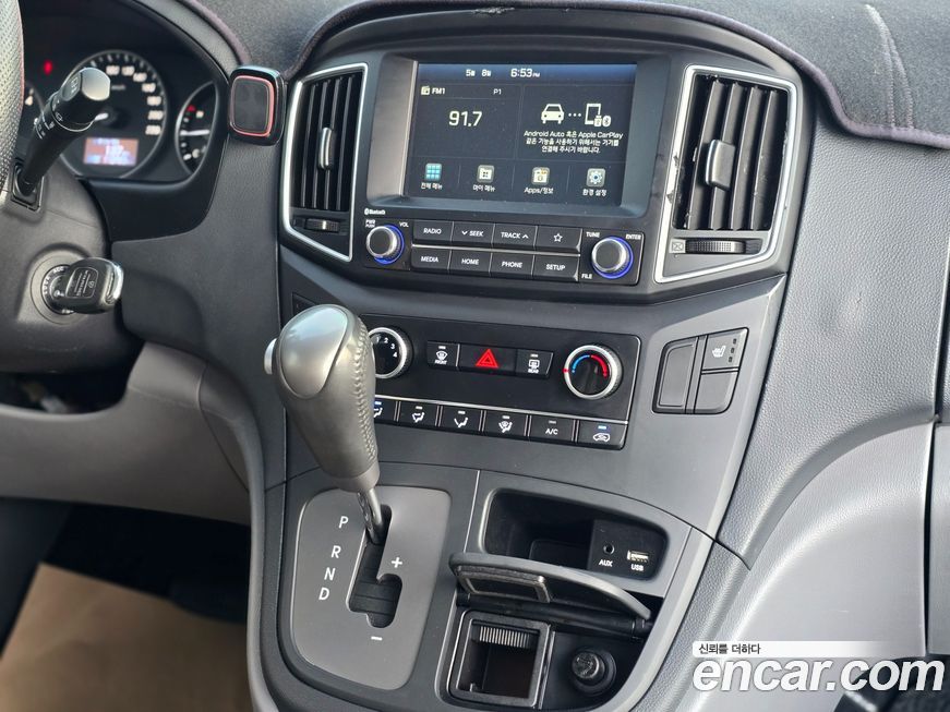 Hyundai Starex