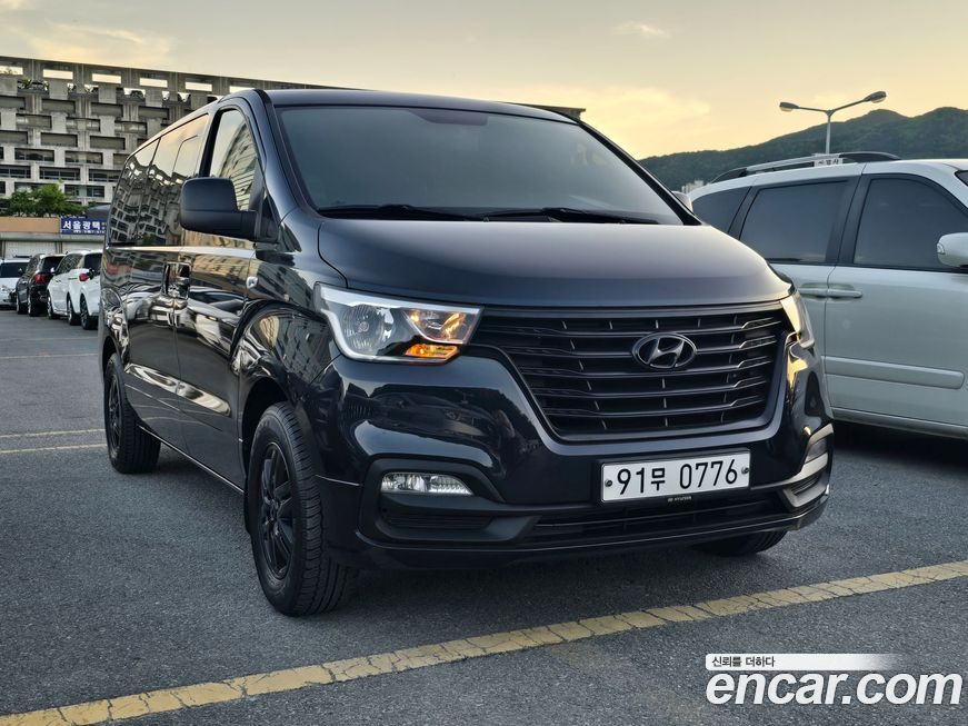 Hyundai Starex
