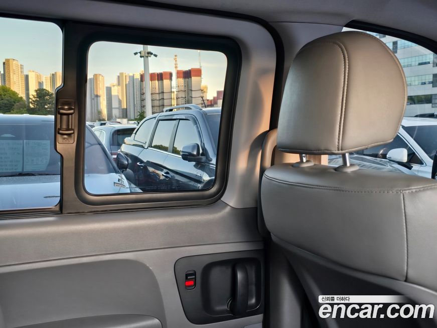 Hyundai Starex