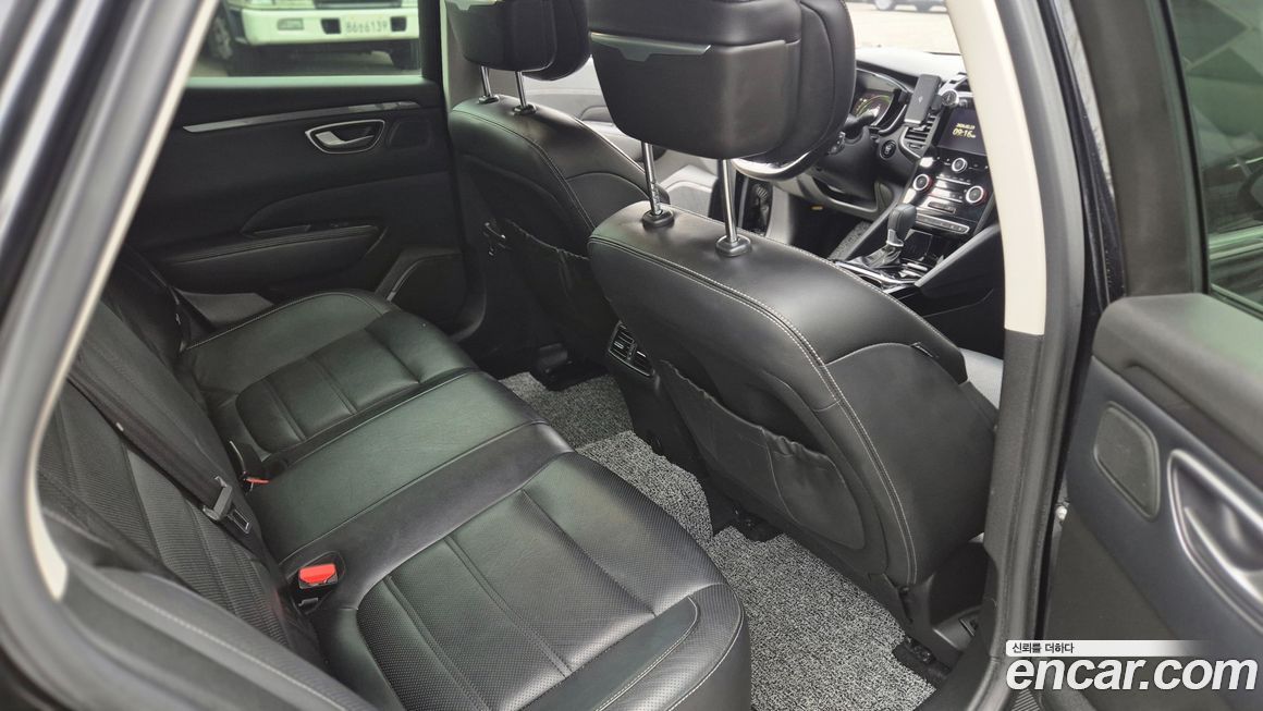 Renault SM6