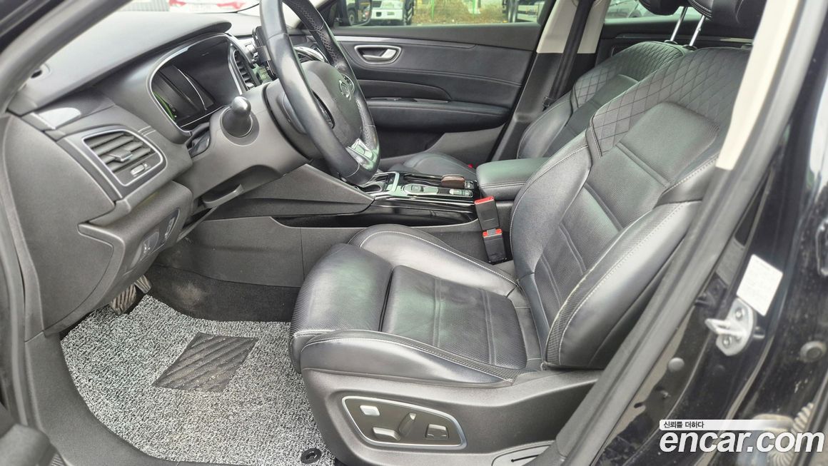 Renault SM6