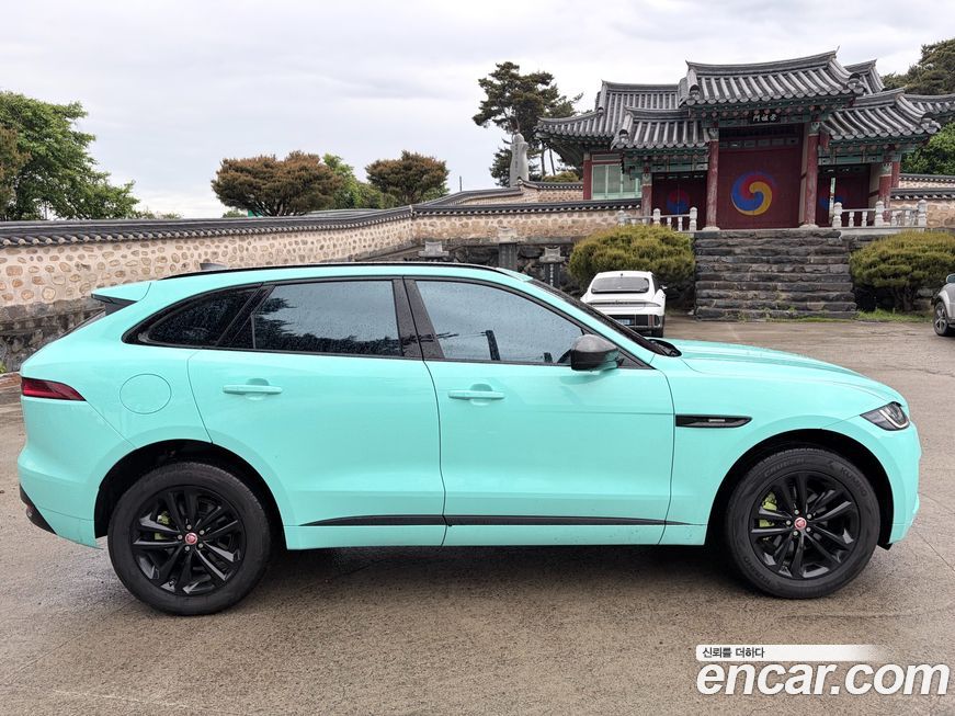 Jaguar F-PACE