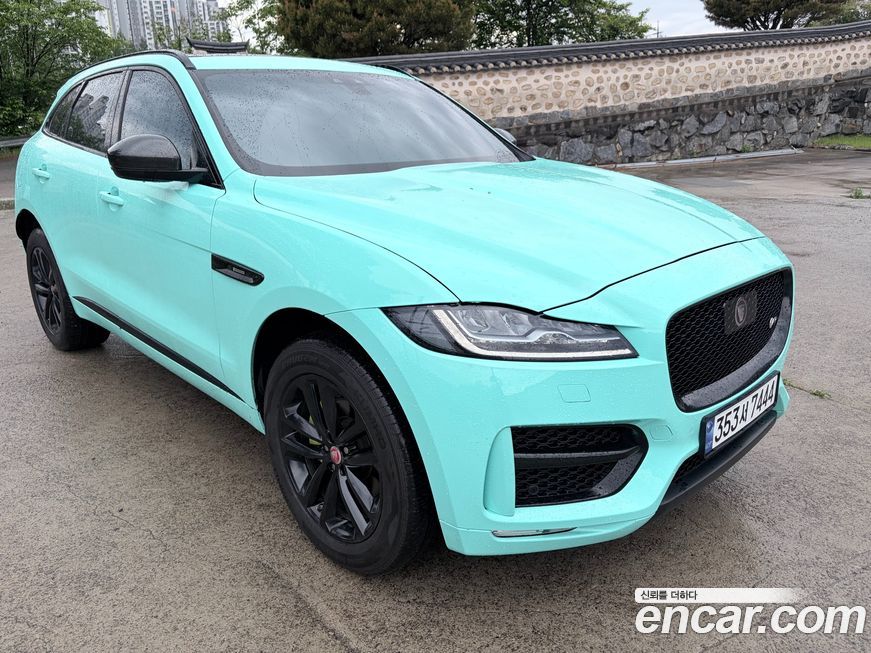 Jaguar F-PACE