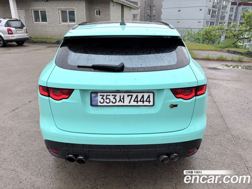 Jaguar F-PACE