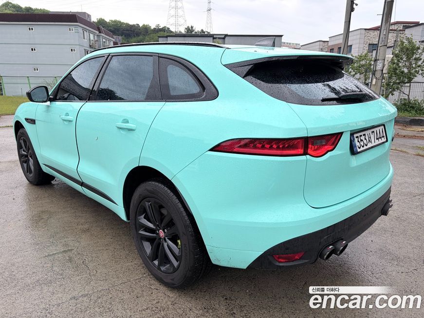 Jaguar F-PACE