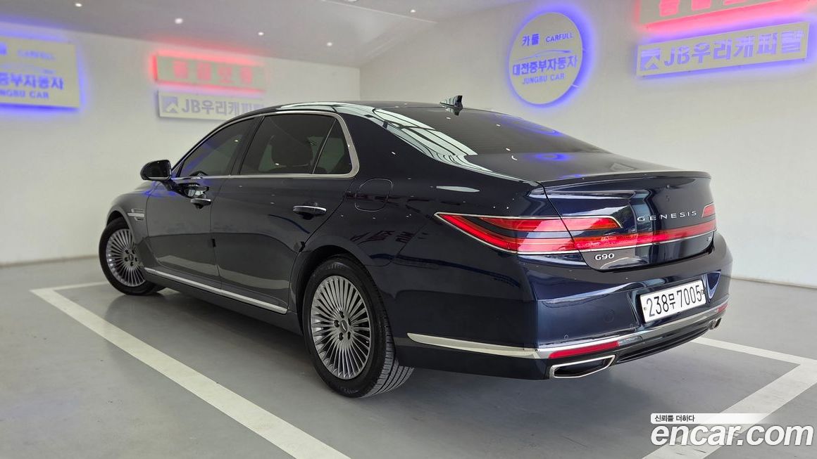Genesis G90