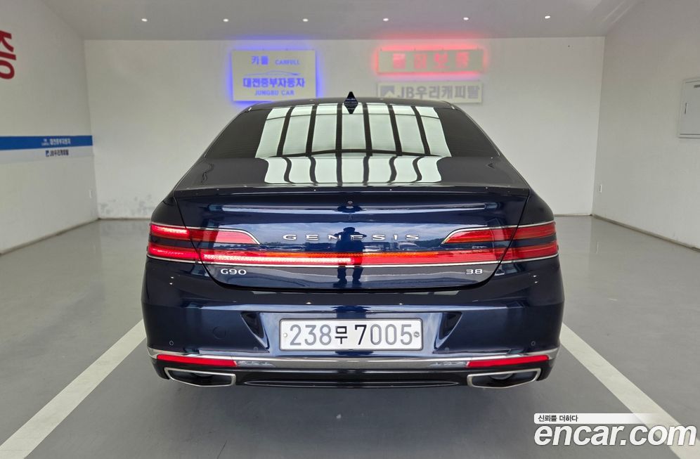 Genesis G90