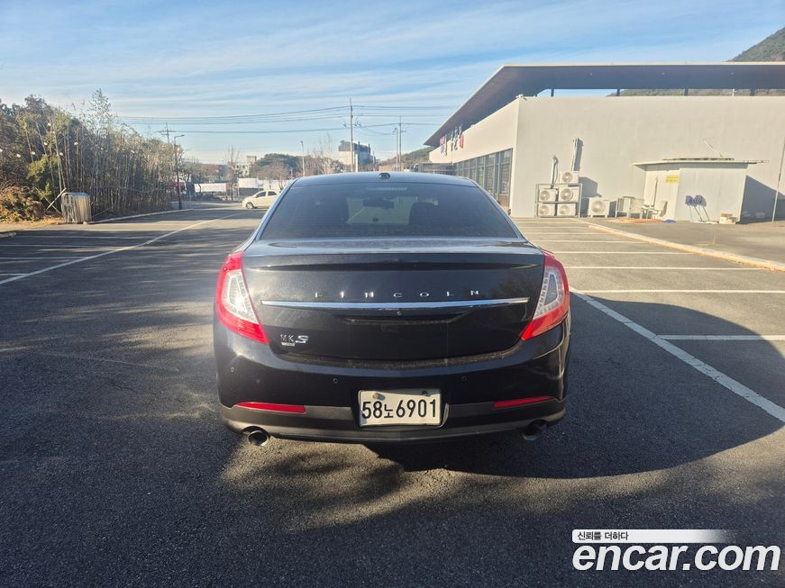 Lincoln MKS