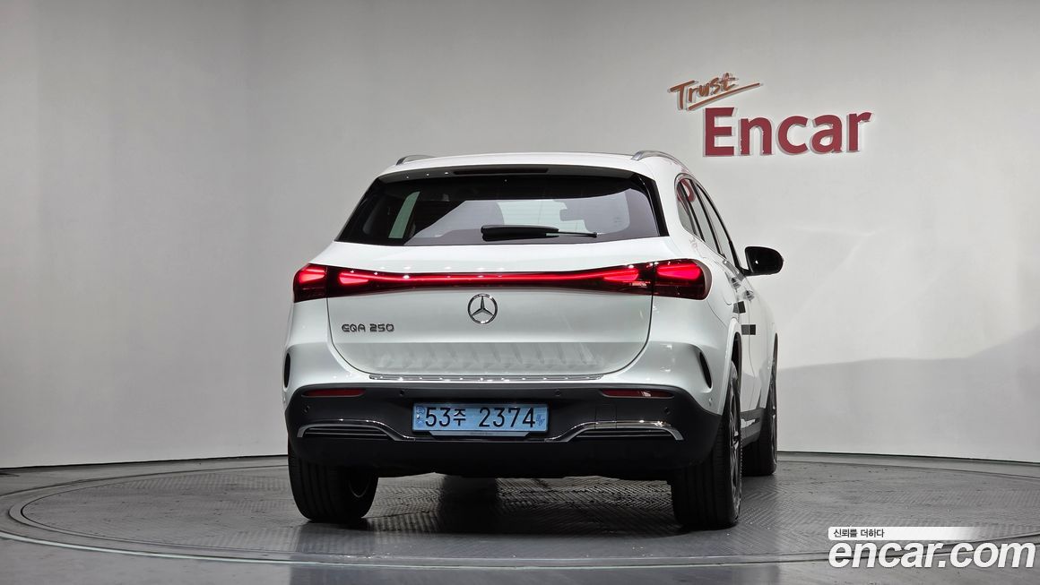Mercedes-Benz EQA