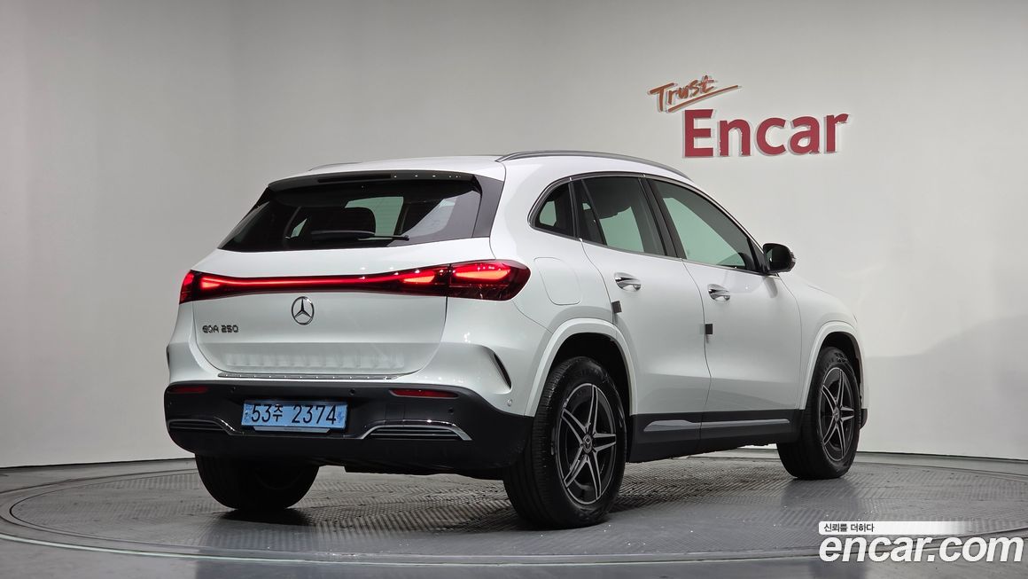 Mercedes-Benz EQA