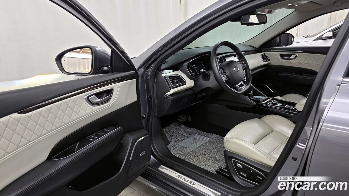 Renault SM6