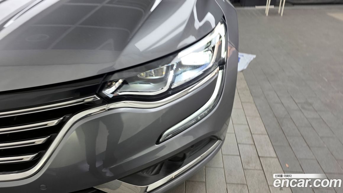 Renault SM6
